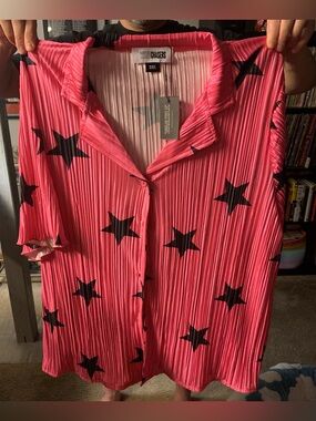 NWT - WkndChasers - Pink Star Print Pleated Button-Up Top - 3XL